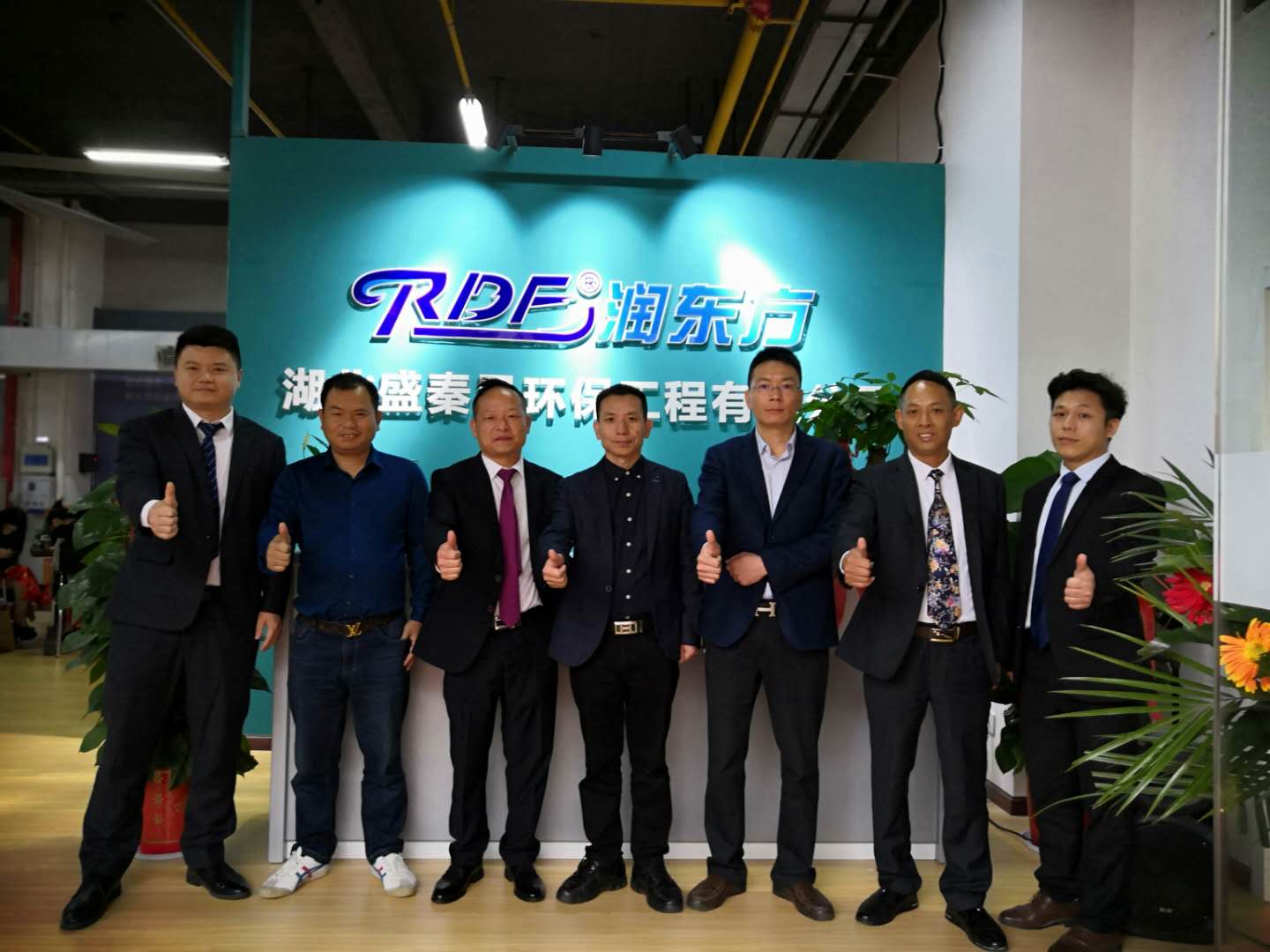 只有合作雙贏的團(tuán)隊精神，沒有單打獨(dú)斗的個人主義！