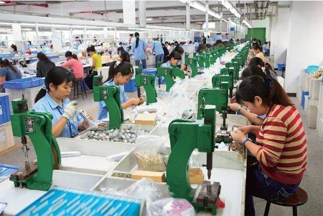 為什么招工難，年輕人不愿意進廠？工廠車間環(huán)境也很重要