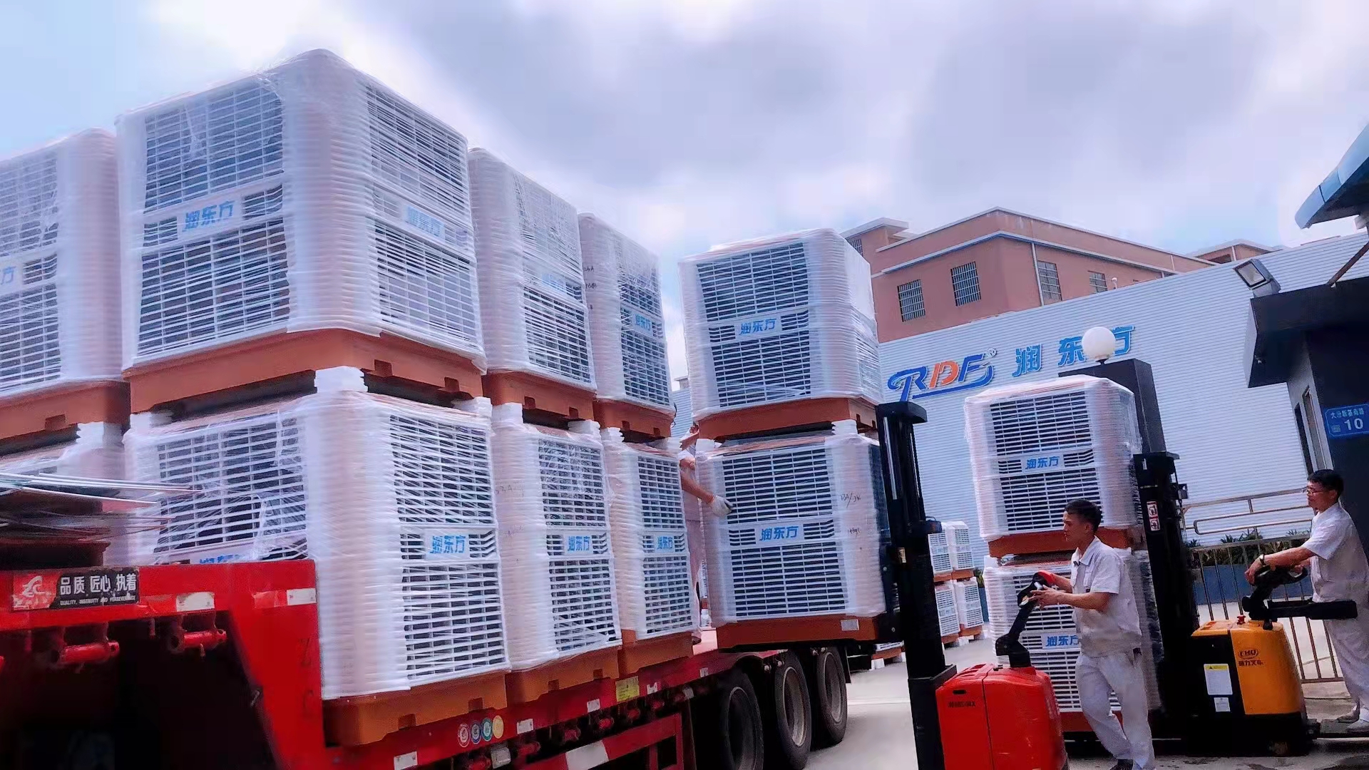 湖北冷風(fēng)機(jī)好用嗎？為何車間降溫通風(fēng)使用工業(yè)冷風(fēng)機(jī)