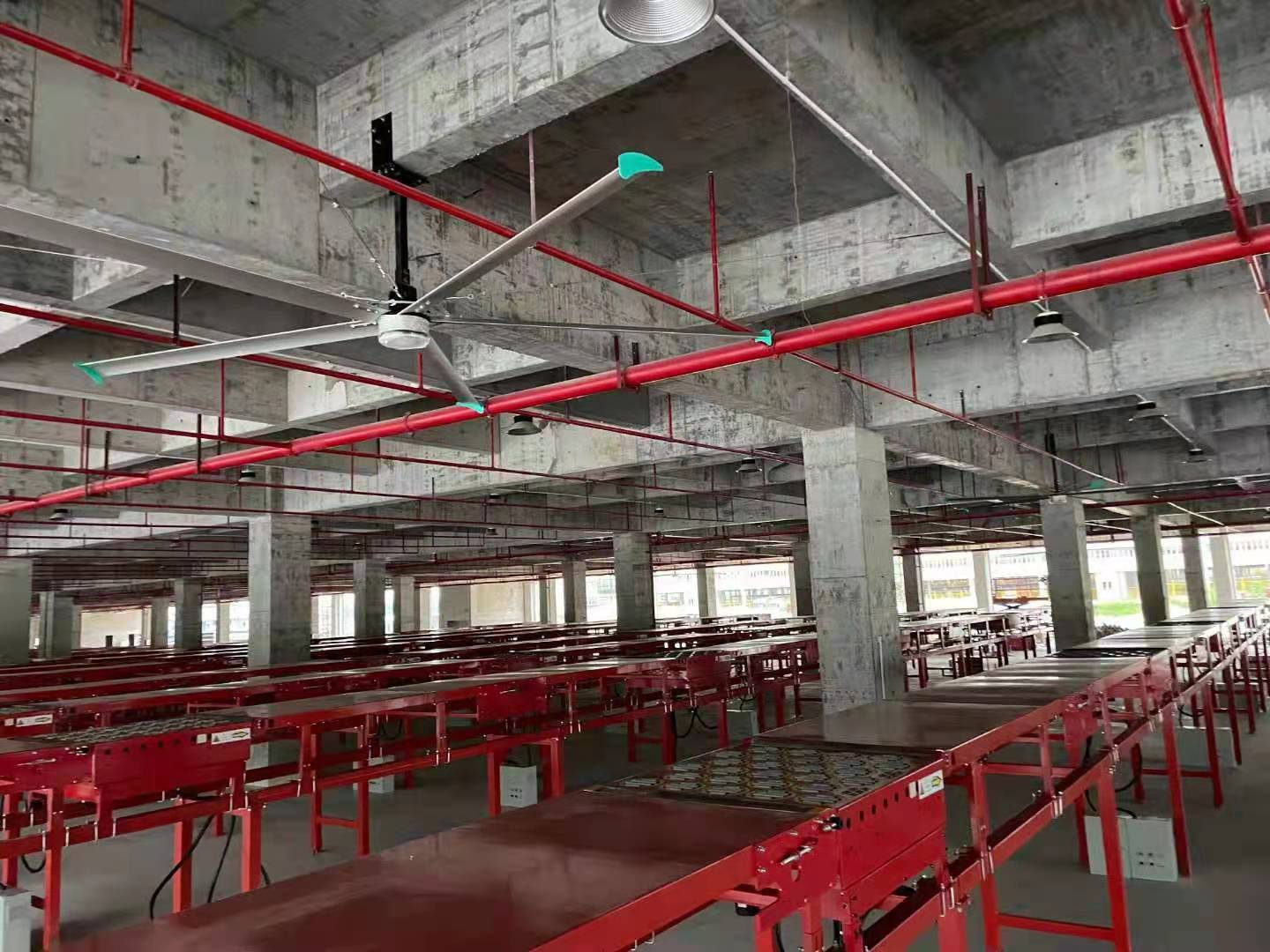 物流倉儲中心通風降溫使用工業(yè)大吊扇，倉庫通風降溫輕松解決