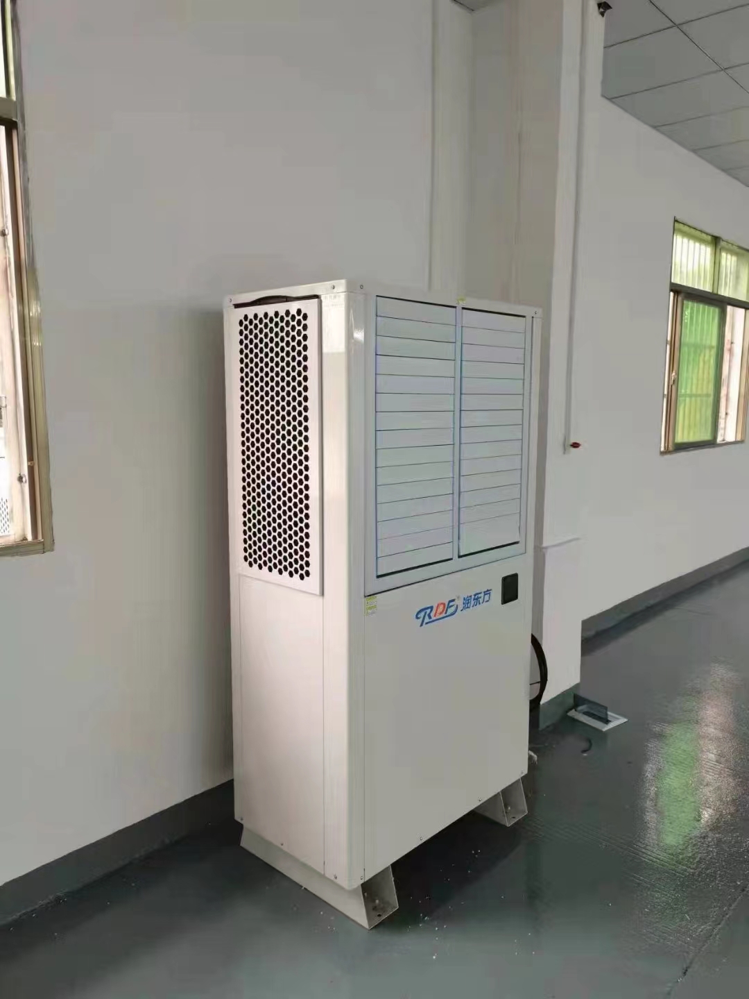 為什么說廠房降溫用節(jié)能省電空調，效果好又比較省成本？