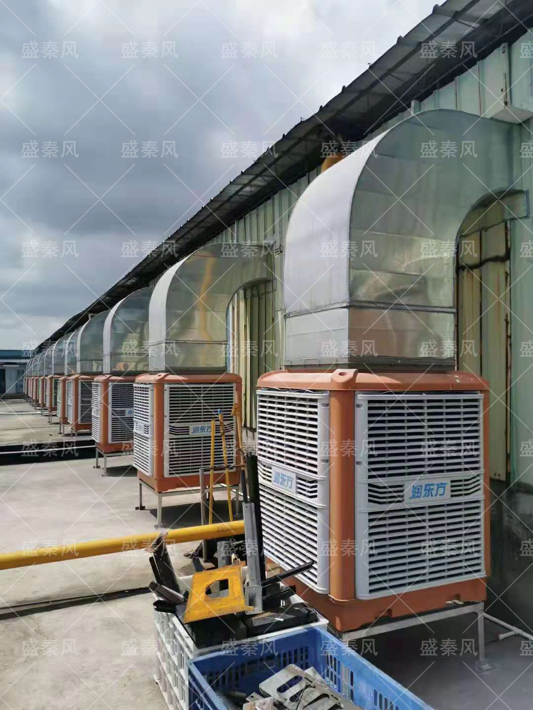 烈日炎炎廠房降溫時(shí)，工廠為什么選擇安裝廠房環(huán)?？照{(diào)？
