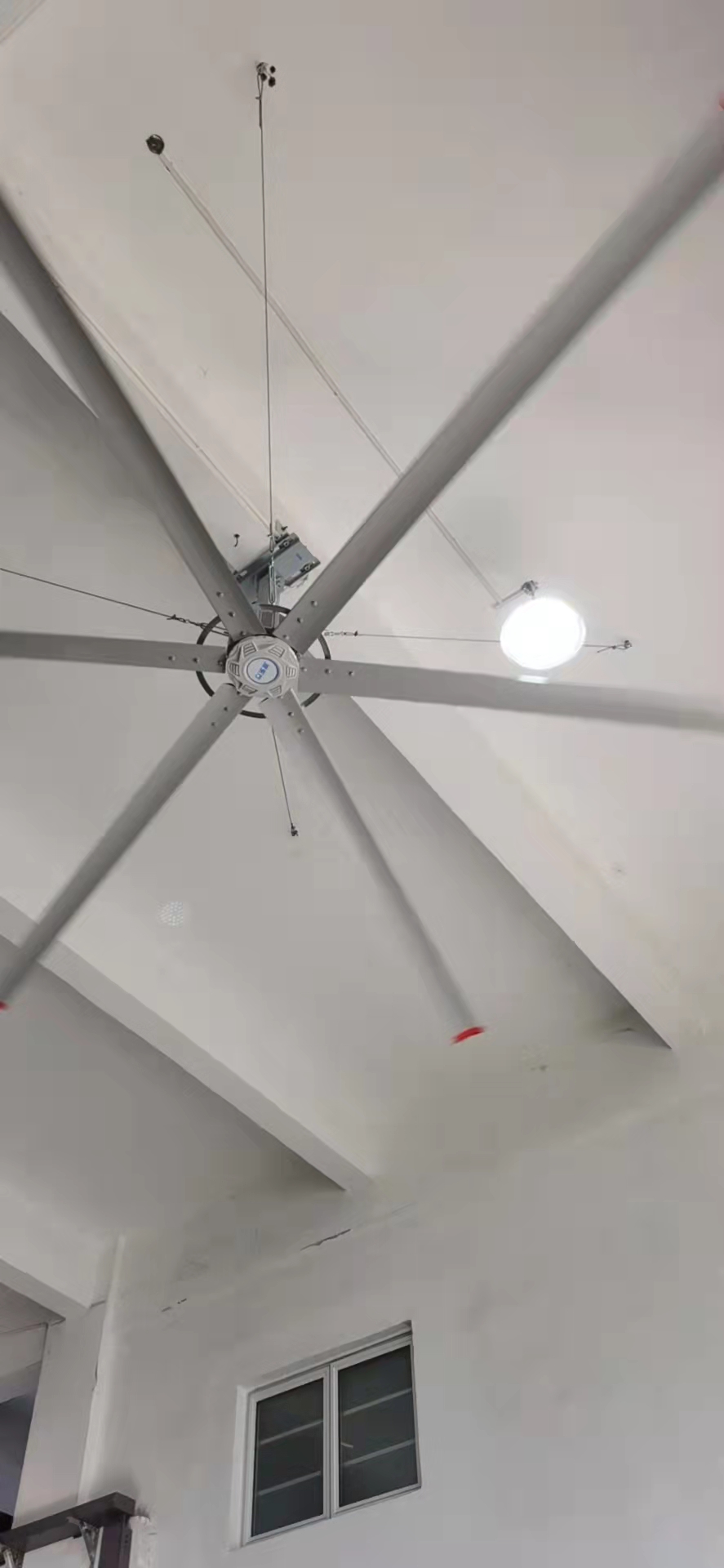 工業(yè)風(fēng)扇廠家教你如何改變悶熱車間？有效車間降溫通風(fēng)