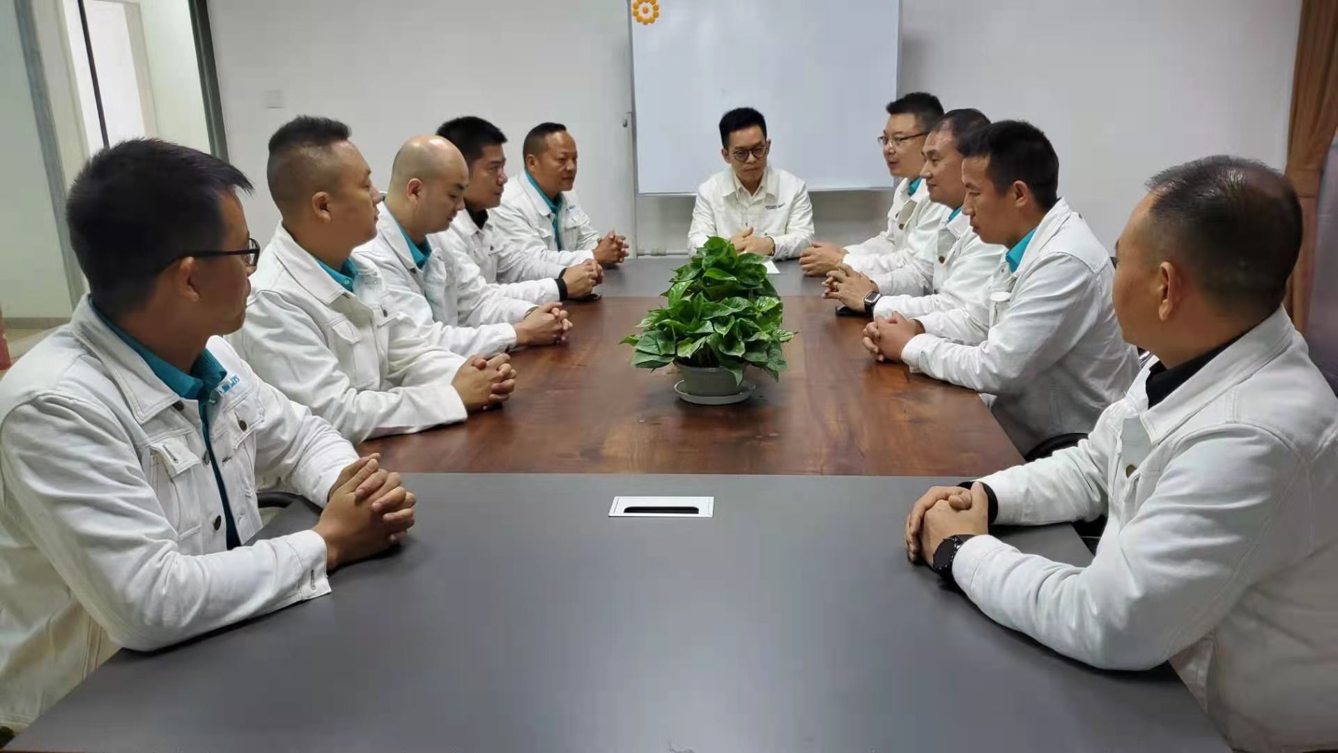 潤(rùn)東方總部領(lǐng)導(dǎo)相約盛秦風(fēng)，相約武大櫻花3