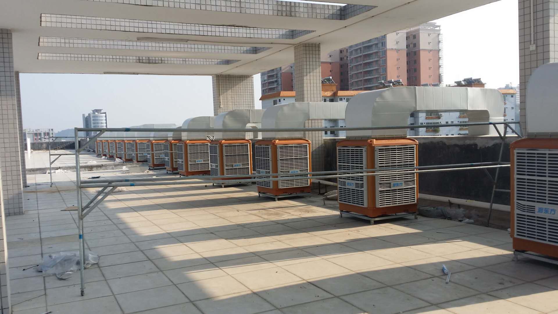 室內(nèi)車(chē)間降溫12℃！湖北某食品有限公司車(chē)間使用扇機(jī)組合的工程案列...